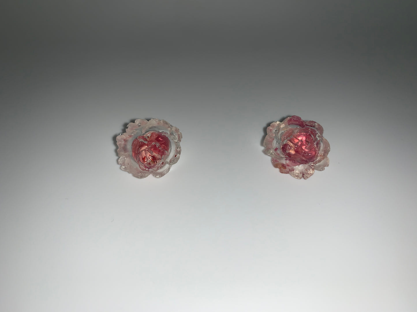 Rose Petals dans La Rose Earrings